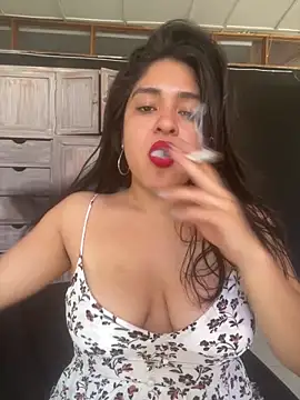 Snapshot of EmilyNoir1 chatting on May 26, 2026, 8:40 pm EmilyNoir1 online show from May 26, 2026, 8:40 pm