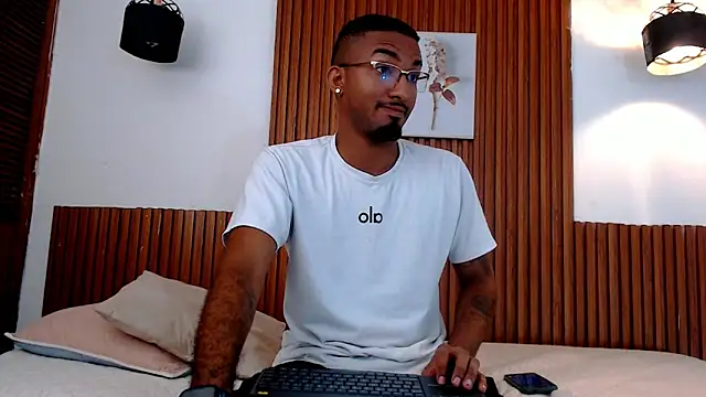 Darwin mayo online show from April 1, 2026, 11:00 am