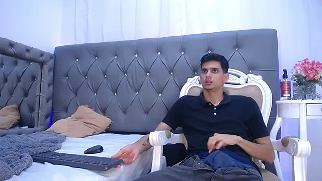 Sebalexis7 online show from November 11, 2025, 3:23 am