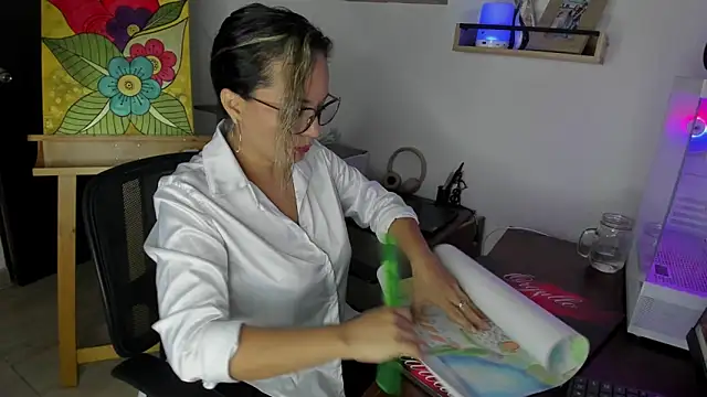 Snapshot of lady_sophie chatting on September 25, 2025, 2:45 pm lady sophie online show from September 25, 2025, 2:45 pm