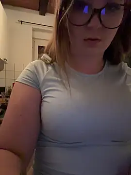 SweetTeenGirl online show from November 8, 2025, 8:12 pm