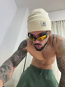 penebunny online show from December 17, 2025, 11:04 am