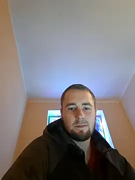 Vladyslav30 online show from December 18, 2025, 9:51 pm