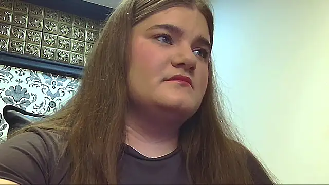 LissaBigTitts online show from November 18, 2025, 3:37 pm