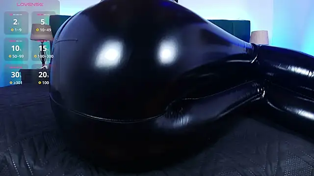 Alisse Moore online show from October 10, 2025, 12:50 pm