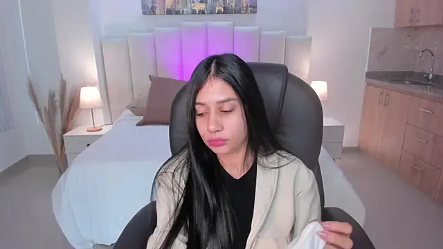 Snapshot of miranda_crawfor chatting on October 8, 2025, 12:28 pm miranda crawfor online show from October 8, 2025, 12:28 pm