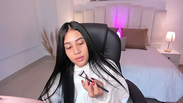 Snapshot of miranda_crawfor chatting on November 25, 2025, 12:16 pm miranda crawfor online show from November 25, 2025, 12:16 pm