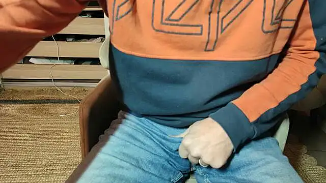 Snapshot of french_male_whore@xh chatting on January 6, 2026, 6:28 am french male whorexh online show from January 6, 2026, 6:28 am