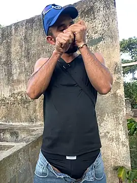 Snapshot of Jacksonfranco chatting on October 22, 2025, 9:57 pm Jacksonfranco online show from October 22, 2025, 9:57 pm