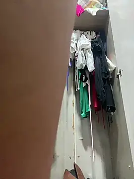 amandaaasilvaa online show from April 6, 2026, 3:57 pm