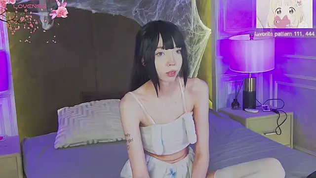 Snapshot of Evelyn_Neal chatting on October 27, 2025, 4:19 pm Evelyn Neal online show from October 27, 2025, 4:19 pm