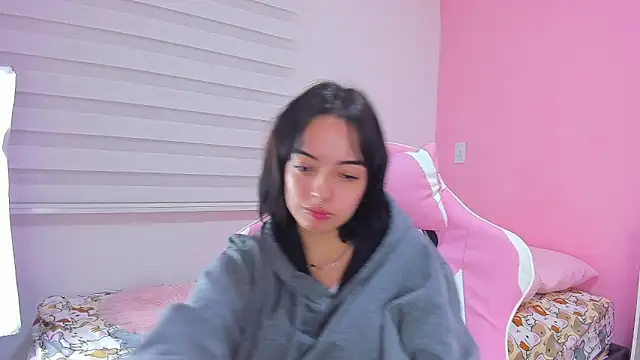 alexaa fox online show from December 19, 2025, 5:00 am