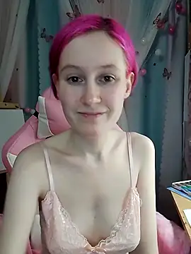 Fuzzy Unicorn online show from November 3, 2025, 7:06 pm