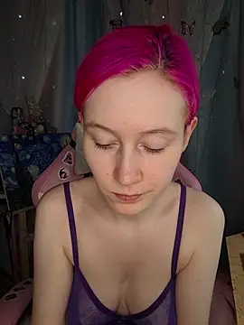 Snapshot of Fuzzy_Unicorn chatting on April 22, 2026, 10:11 am Fuzzy Unicorn online show from April 22, 2026, 10:11 am