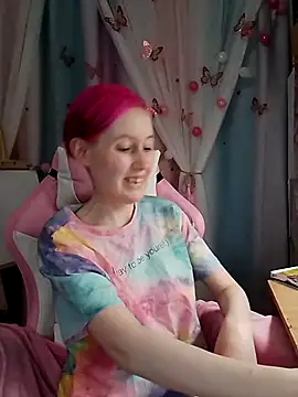 Fuzzy Unicorn online show from November 28, 2025, 7:47 pm