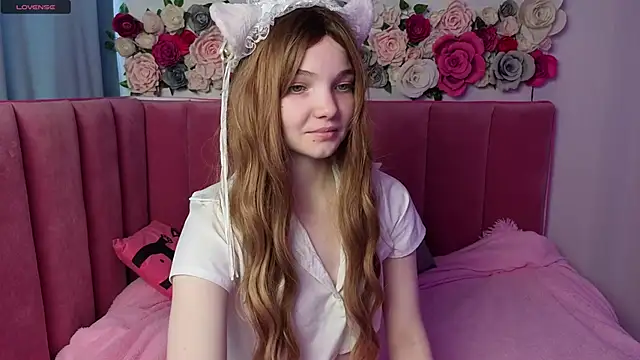 Snapshot of AnimeAlica18 chatting on November 13, 2025, 8:40 am AnimeAlica18 online show from November 13, 2025, 8:40 am