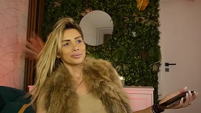 Snapshot of angel_wow_ chatting on January 9, 2026, 5:25 am angel wow online show from January 9, 2026, 5:25 am