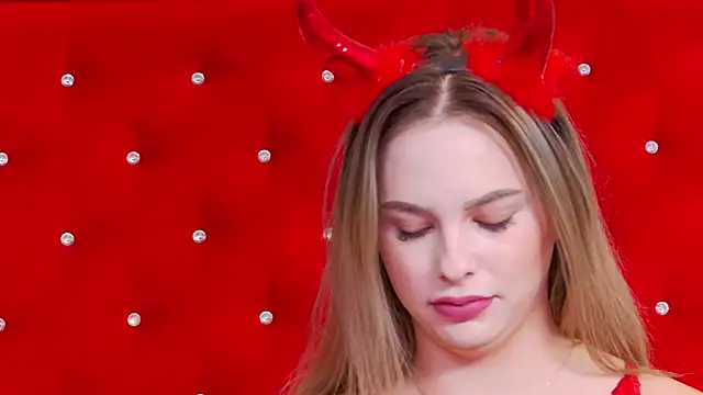 Ellsa Jean  online show from October 30, 2025, 3:38 am