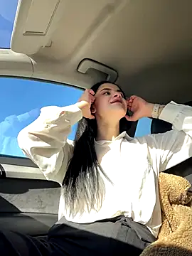 Snapshot of MiraReach chatting on October 17, 2025, 5:11 am MiraReach online show from October 17, 2025, 5:11 am