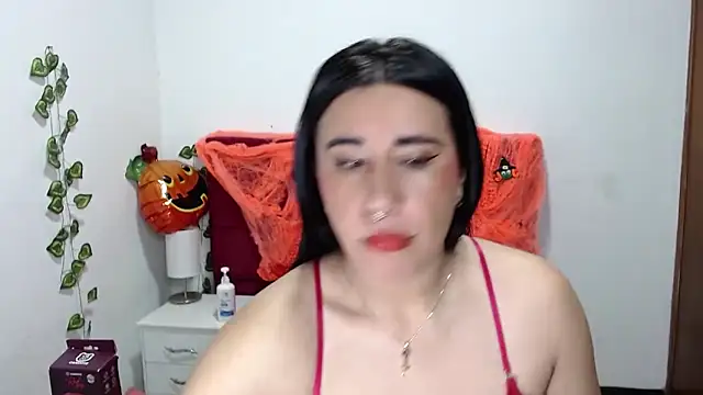 Snapshot of Julieta_curvy69 chatting on October 28, 2025, 12:15 pm Julieta curvy69 online show from October 28, 2025, 12:15 pm