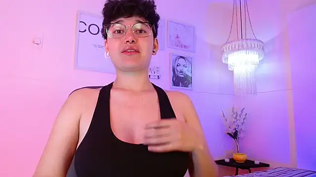 Snapshot of jeroharper chatting on September 20, 2025, 1:49 pm jeroharper online show from September 20, 2025, 1:49 pm