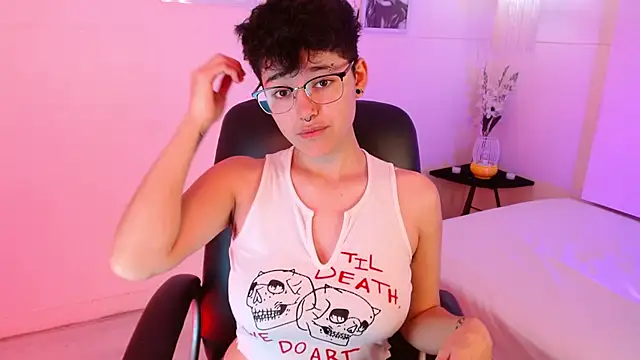 Snapshot of jeroharper chatting on October 20, 2025, 3:12 pm jeroharper online show from October 20, 2025, 3:12 pm