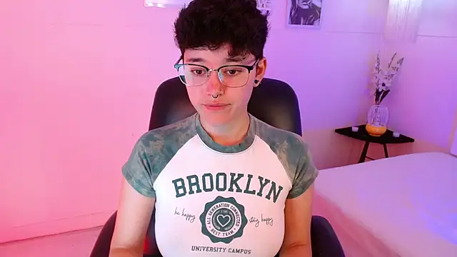 Snapshot of jeroharper chatting on October 23, 2025, 3:10 pm jeroharper online show from October 23, 2025, 3:10 pm