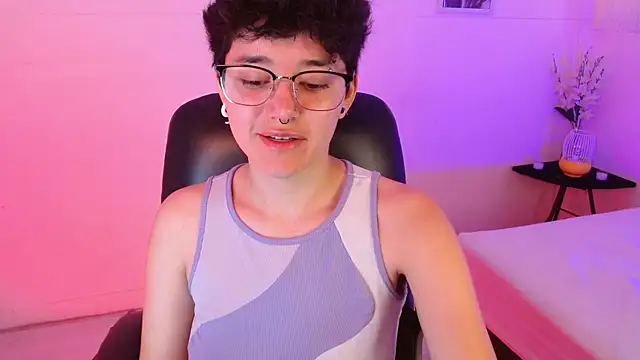 Snapshot of jeroharper chatting on November 13, 2025, 4:00 pm jeroharper online show from November 13, 2025, 4:00 pm