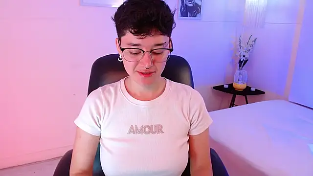 Snapshot of jeroharper chatting on October 6, 2025, 1:23 pm jeroharper online show from October 6, 2025, 1:23 pm