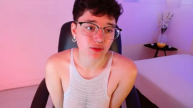 Snapshot of jeroharper chatting on October 5, 2025, 2:19 pm jeroharper online show from October 5, 2025, 2:19 pm