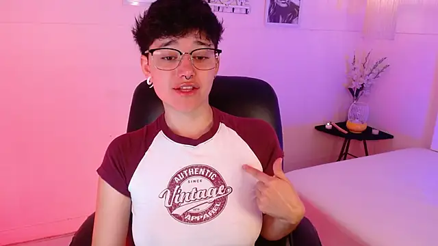 Snapshot of jeroharper chatting on November 25, 2025, 4:07 pm jeroharper online show from November 25, 2025, 4:07 pm