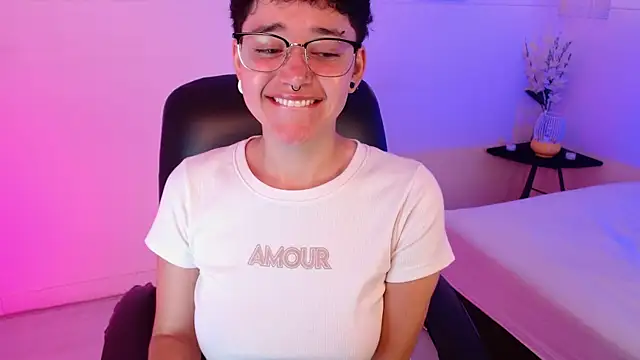 Snapshot of jeroharper chatting on November 23, 2025, 3:11 pm jeroharper online show from November 23, 2025, 3:11 pm