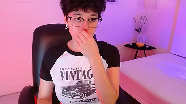 Snapshot of jeroharper chatting on November 12, 2025, 2:43 pm jeroharper online show from November 12, 2025, 2:43 pm