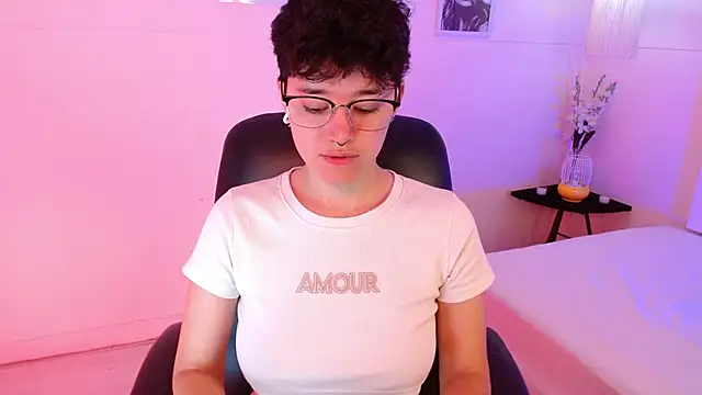 Snapshot of jeroharper chatting on October 25, 2025, 2:07 pm jeroharper online show from October 25, 2025, 2:07 pm