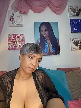 skarlleth 11 online show from March 13, 2026, 6:13 pm