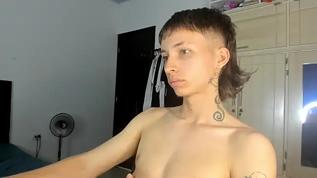 Snapshot of spacehumanz chatting on February 12, 2026, 12:54 am spacehumanz online show from February 12, 2026, 12:54 am