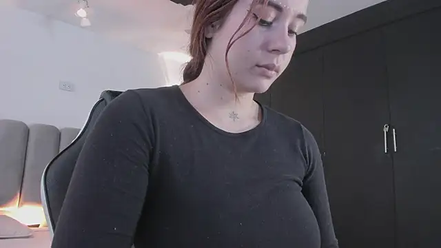 Snapshot of AlliceLover chatting on April 13, 2026, 1:15 pm AlliceLover online show from April 13, 2026, 1:15 pm