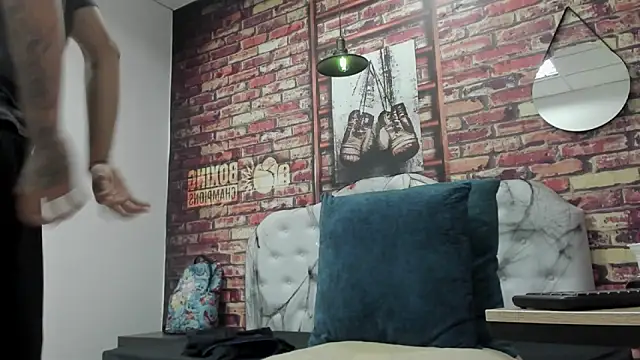 Ian1  online show from November 1, 2025, 12:32 pm