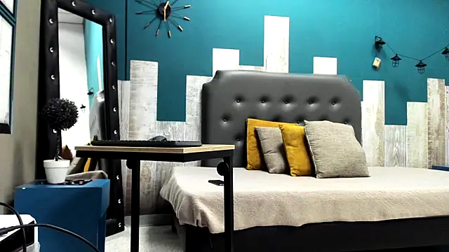 Ian1  online show from November 22, 2025, 2:10 am