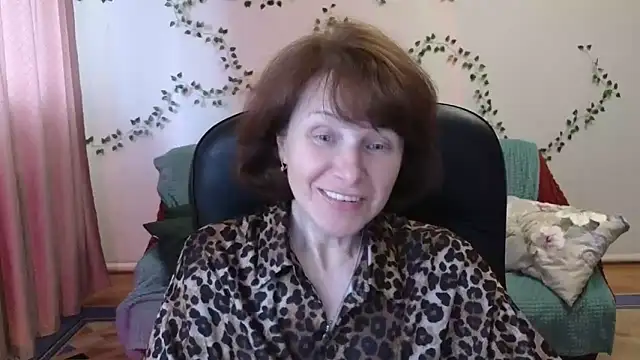 Lia Tito online show from April 11, 2026, 7:45 am