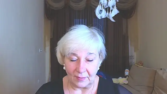 Milana Milky online show from November 17, 2025, 5:00 am