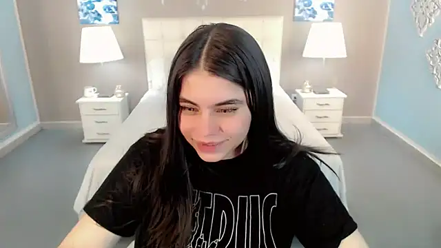 Snapshot of maddissonivanova chatting on October 19, 2025, 6:16 am maddissonivanova online show from October 19, 2025, 6:16 am