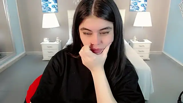 Snapshot of maddissonivanova chatting on October 18, 2025, 12:07 pm maddissonivanova online show from October 18, 2025, 12:07 pm