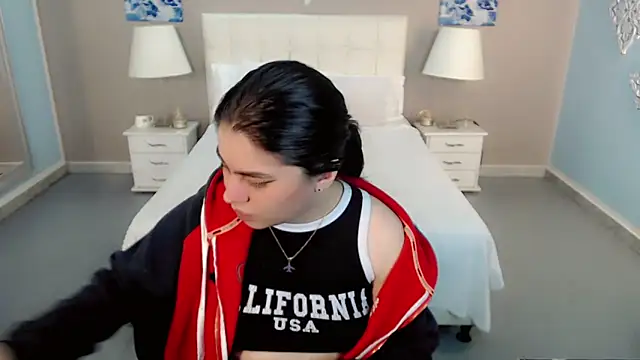 Snapshot of maddissonivanova chatting on November 5, 2025, 7:28 pm maddissonivanova online show from November 5, 2025, 7:28 pm