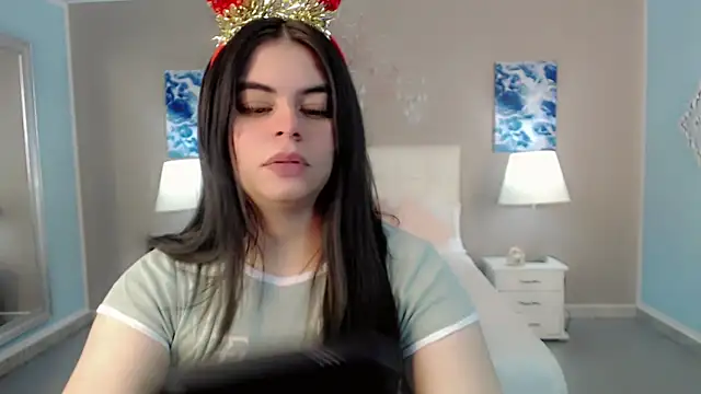 Snapshot of maddissonivanova chatting on December 5, 2025, 6:50 pm maddissonivanova online show from December 5, 2025, 6:50 pm