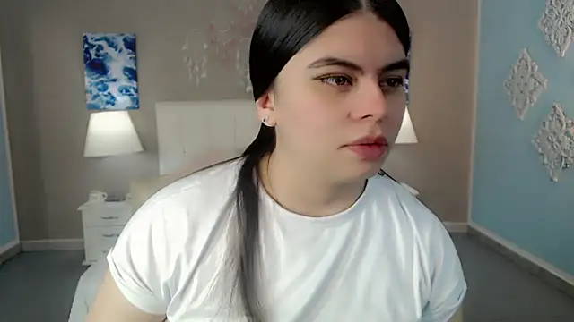 Snapshot of maddissonivanova chatting on November 10, 2025, 7:19 pm maddissonivanova online show from November 10, 2025, 7:19 pm