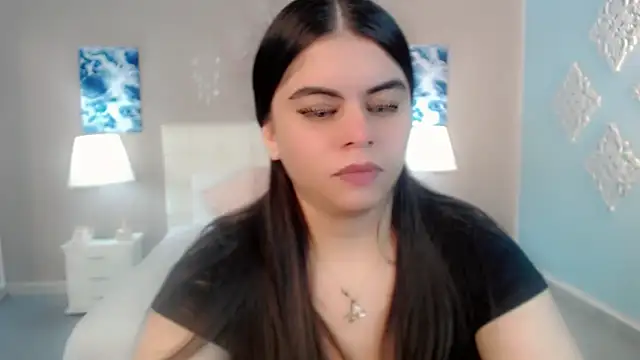 Snapshot of maddissonivanova chatting on November 18, 2025, 7:06 pm maddissonivanova online show from November 18, 2025, 7:06 pm