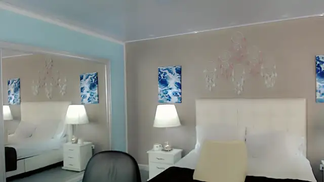 Snapshot of maddissonivanova chatting on October 24, 2025, 2:43 am maddissonivanova online show from October 24, 2025, 2:43 am