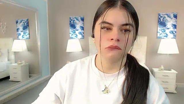 Snapshot of maddissonivanova chatting on December 16, 2025, 6:50 am maddissonivanova online show from December 16, 2025, 6:50 am