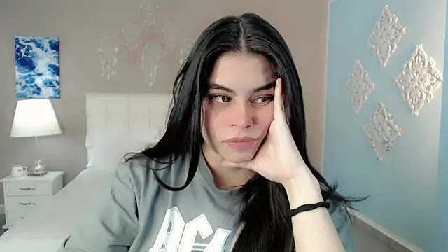 Snapshot of maddissonivanova chatting on November 4, 2025, 7:06 pm maddissonivanova online show from November 4, 2025, 7:06 pm